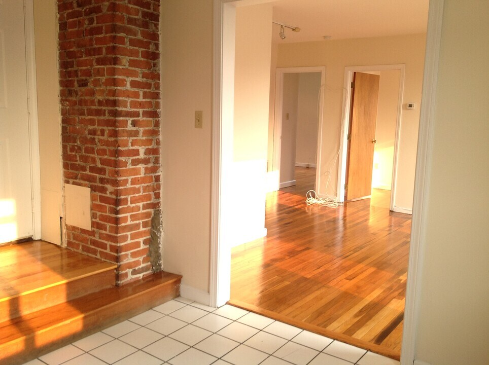 1213 Adams St, Unit PH in Boston, MA - Building Photo
