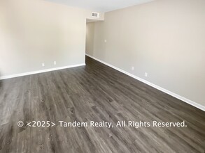 4958 Edmondson Pike, Unit H43 in Nashville, TN - Foto de edificio - Building Photo
