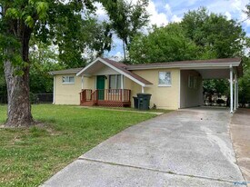 3201 Delisa Cir NW in Huntsville, AL - Building Photo