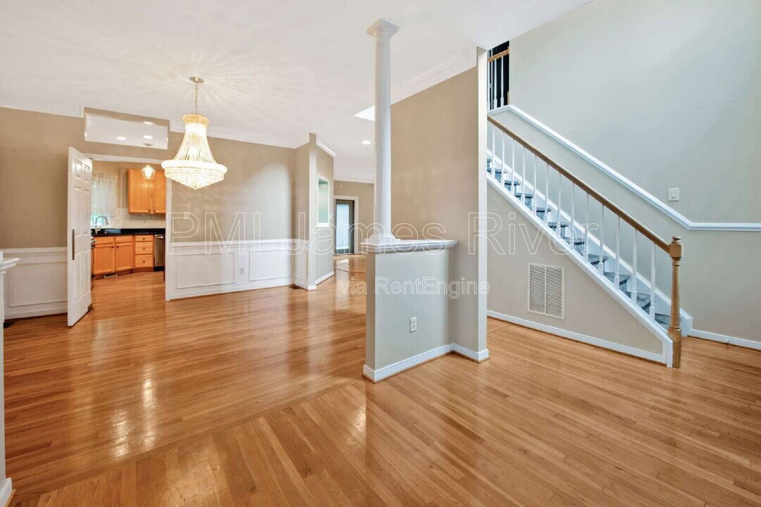 9370 Windsor Shade Dr in Mechanicsville, VA - Building Photo
