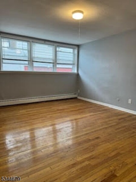 120 W 3rd Ave-Unit -6 in Roselle, NJ - Building Photo - Building Photo