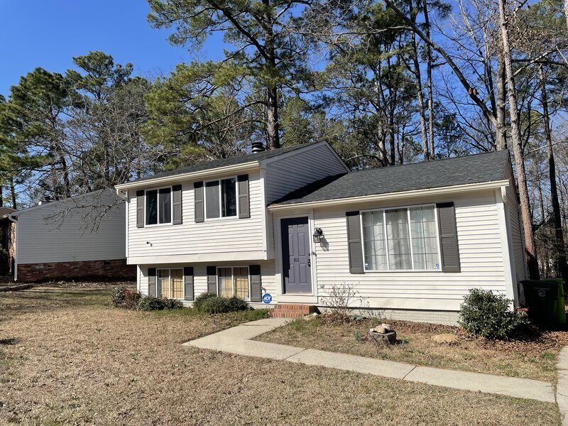 101 Forestview Cir in Columbia, SC - Building Photo