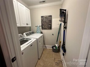 1205 Torrence Cir in Davidson, NC - Building Photo - Building Photo