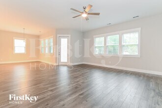 114 Pecan Dr in Summerville, SC - Foto de edificio - Building Photo