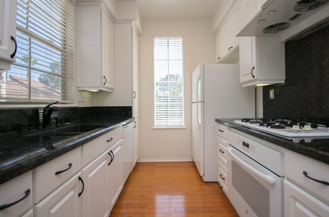 3618 Bernwood Pl in San Diego, CA - Building Photo - Building Photo