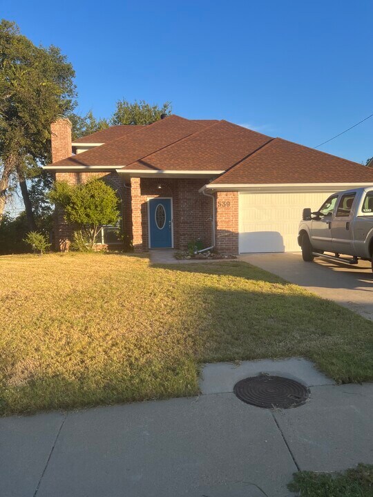 539 Woodcreek Dr in Midlothian, TX - Building Photo