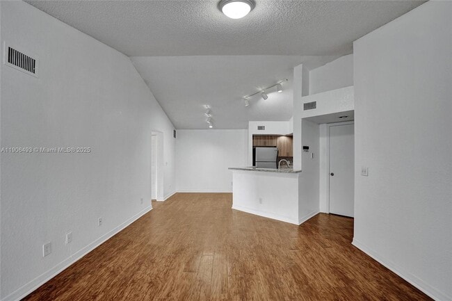 417 Vista Isles Dr, Unit 2321 in Sunrise, FL - Foto de edificio - Building Photo