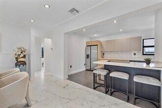 501 NW 46th St in Miami, FL - Building Photo - Building Photo