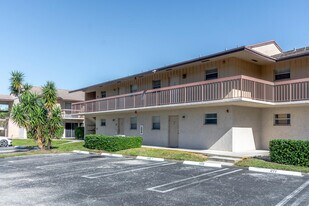 2755 W Atlantic Ave in Delray Beach, FL - Building Photo