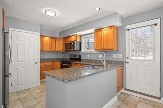 1104 Pleasant St in Weymouth, MA - Building Photo - Building Photo