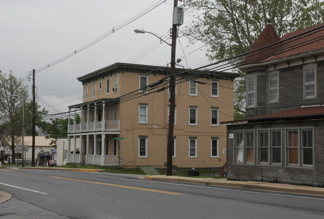 229 N Church St in Thurmont, MD - Building Photo - Building Photo