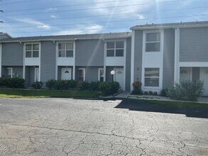 4641 SW Santa Barbara Pl in Cape Coral, FL - Building Photo - Building Photo