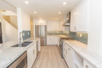 909 Agate St in San Diego, CA - Building Photo - Building Photo