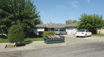 2907 Almaden Rd Apartamentos