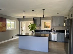 6382 Yale Cir in Huntington Beach, CA - Building Photo - Building Photo
