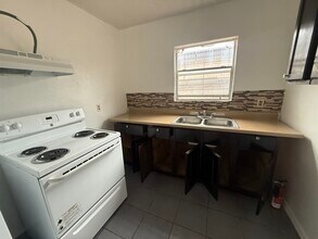 502 El Monte Loop in Laredo, TX - Building Photo - Building Photo