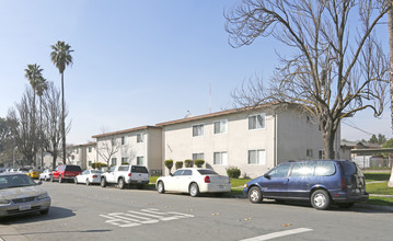 Walnuts Woods Apartments in San Jose, CA - Building Photo - Building Photo