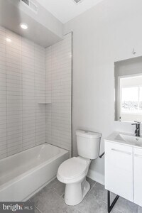 2710 Ridge Ave photo'