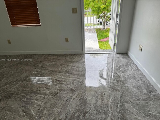 3414 SW 25th St in Miami, FL - Building Photo - Building Photo