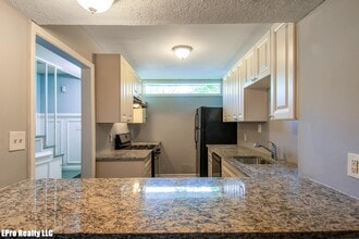 1790 Lyle Ave in Atlanta, GA - Building Photo - Building Photo