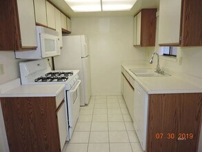 608 W Perdew Ave in Ridgecrest, CA - Building Photo - Building Photo