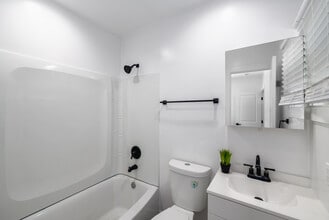 2949-2957 Kalmia St in San Diego, CA - Building Photo - Interior Photo