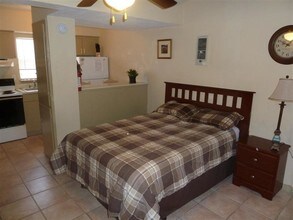 1419 Hawthorne St-Unit -27 in Houston, TX - Building Photo - Building Photo