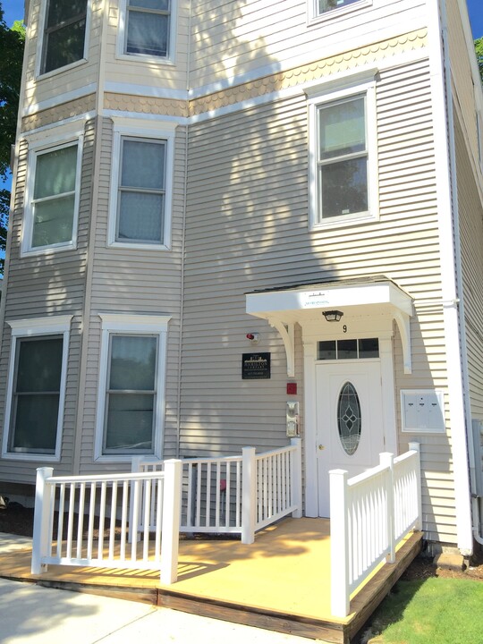 Gardner Terrace in Allston, MA - Foto de edificio