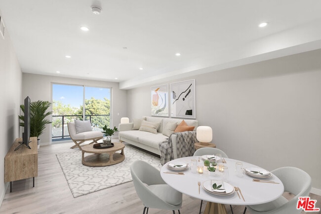 1226 S Bedford St in Los Angeles, CA - Building Photo - Building Photo