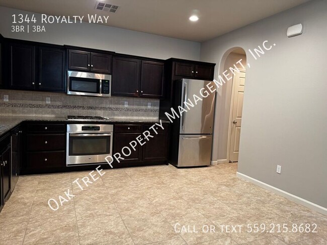 1344 Royalty Way in Clovis, CA - Building Photo - Building Photo