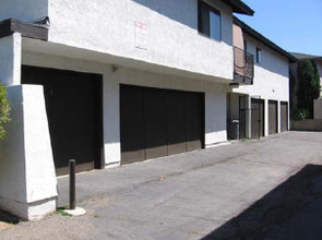 160 Greentree Ln in La Habra, CA - Building Photo - Building Photo