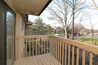 West Oaks in Southfield, MI - Foto de edificio - Building Photo