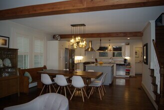 24 Sevier St in Greenville, SC - Foto de edificio - Building Photo