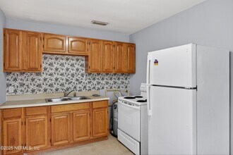 3811 Chase Ave in Jacksonville, FL - Building Photo - Building Photo