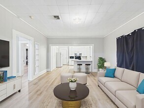 133 Lyman Dr in Sunset, LA - Building Photo - Building Photo