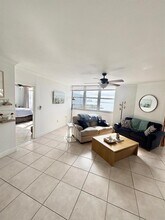 999 Brickell Bay Dr in Miami, FL - Building Photo - Building Photo