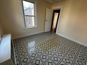 28 Lincoln St in Jersey City, NJ - Building Photo - Building Photo