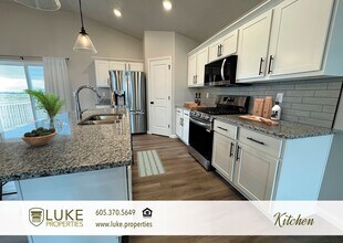 2900 S Copper Creek Ave in Sioux Falls, SD - Building Photo - Building Photo