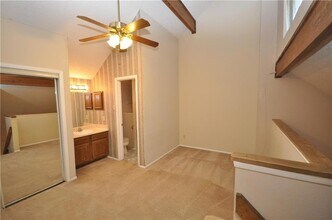 708 Graham Pl, Unit 202 in Austin, TX - Building Photo - Building Photo