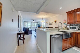 19 Royal Palm Way in Boca Raton, FL - Building Photo - Building Photo