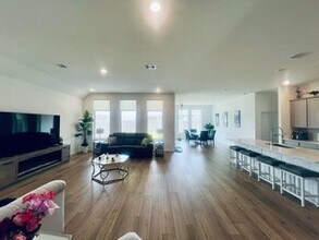 2807 Gran Castillo Dr in Texas City, TX - Building Photo - Building Photo