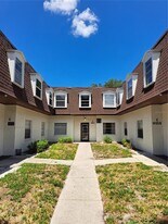 9004 Tudor Dr in Tampa, FL - Building Photo