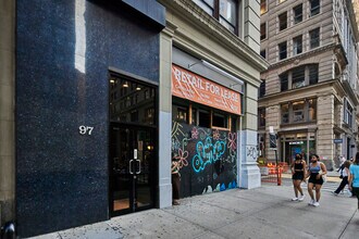97 5th Ave in New York, NY - Foto de edificio - Building Photo