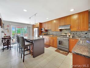 property at 7 Medford Pl