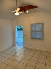 922 Eaton St, Unit 922C in Key West, FL - Foto de edificio - Building Photo