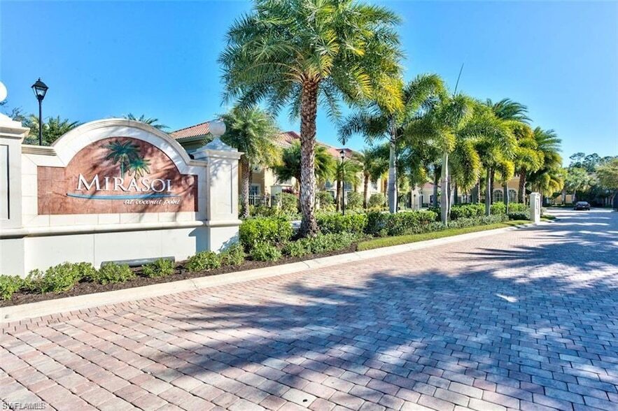 8560 Violeta St, Unit 204 in Bonita Springs, FL - Building Photo