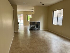 1841 Spring Summit Ln in Las Vegas, NV - Building Photo - Building Photo