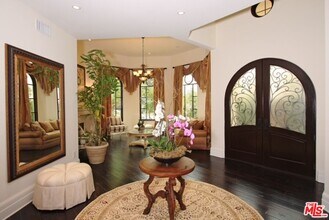 525 S Gretna Green Way in Los Angeles, CA - Building Photo - Building Photo