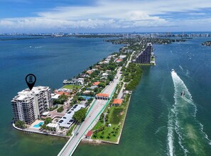 801 N Venetian Dr, Unit 201 in Miami Beach, FL - Foto de edificio - Building Photo