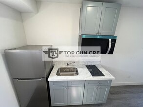 145 W Calle Primera in San Diego, CA - Building Photo - Building Photo